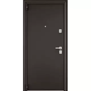 Входная дверь в квартиру с замками Titan и Mul-T-Lock